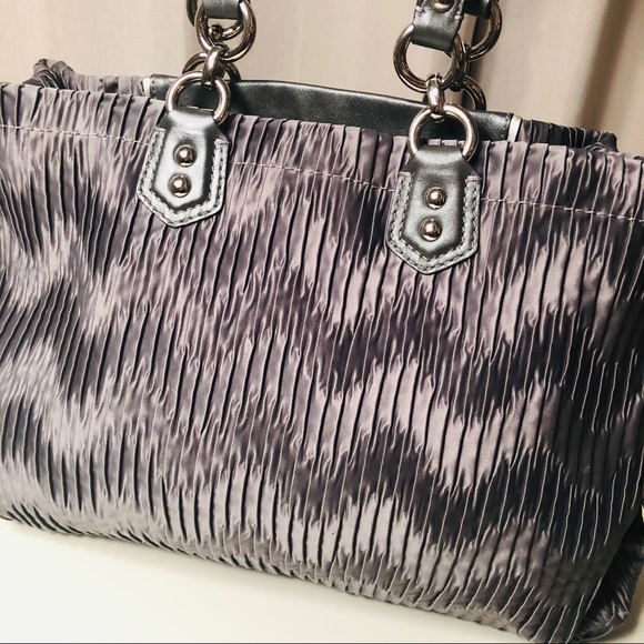 COACH Ashley Carryall Bag - Picture 5 of 9